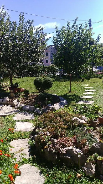 Apartment Lucy Сплит